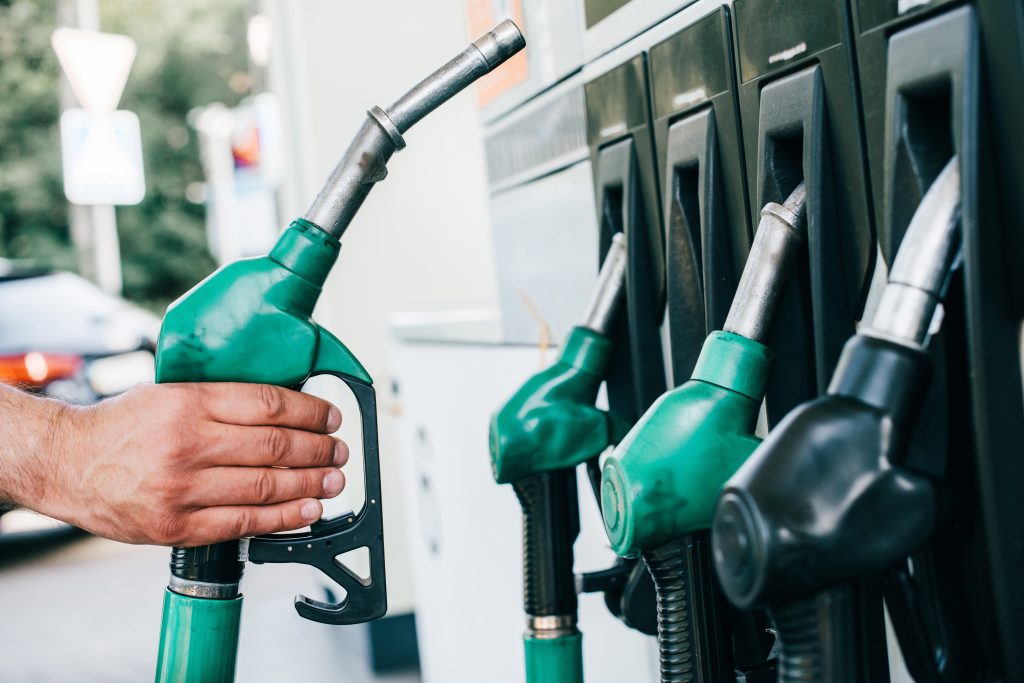 Como pagar mais barato com o app para economizar gasolina (fonte: adobe stock)